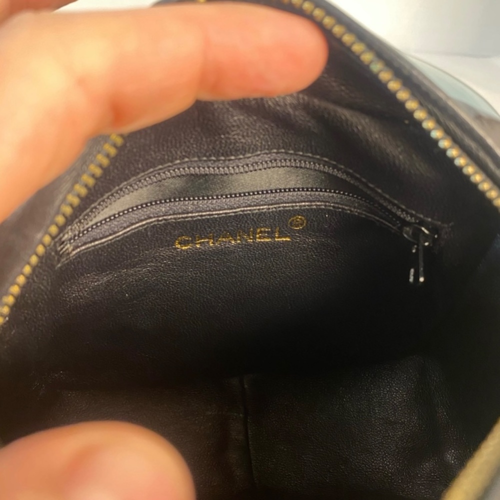 š„CHANEL CC PATENT LEATHER TASSEL MINI SHOULDER BAG - Picture 7 of 13